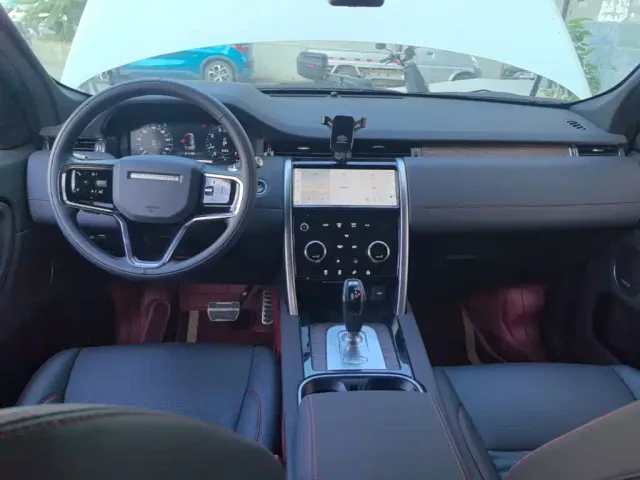 Land Rover Discovery Sport — Фото автомобиля 9