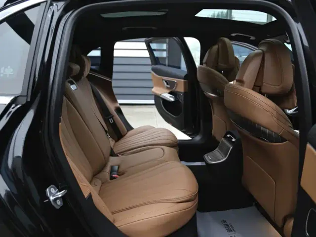 Mercedes-Benz E-Class — Фото автомобиля 23