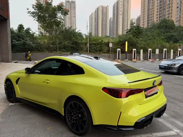 BMW M4 — Фото автомобиля 3