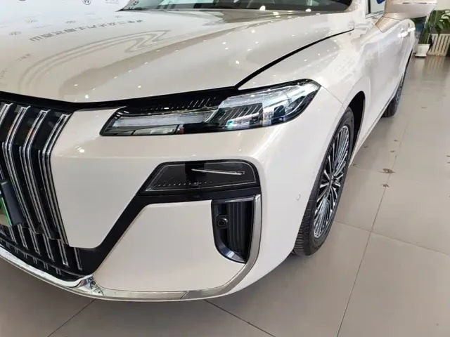 Roewe M7 DMH — Фото автомобиля 23