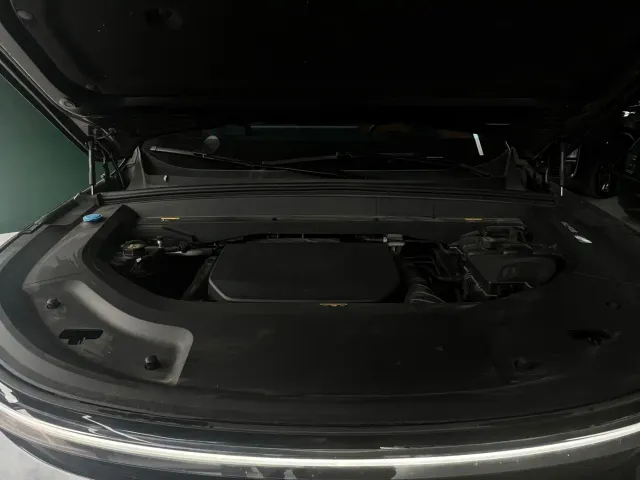 Li Auto L9 — Фото автомобиля 5