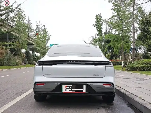 Geely Galaxy Xingyao 8 — Фото автомобиля 8