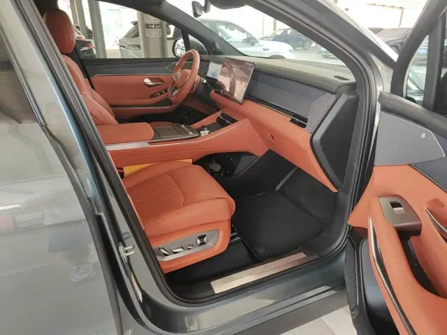 BYD Tang L — Фото автомобиля 24