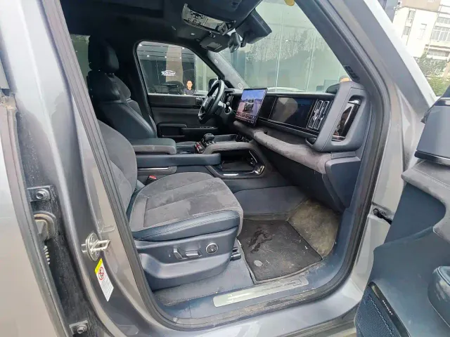 BYD FangChengBao Leopard 5 — Фото автомобиля 11
