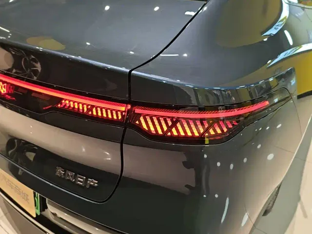 Nissan N7 — Фото автомобиля 7