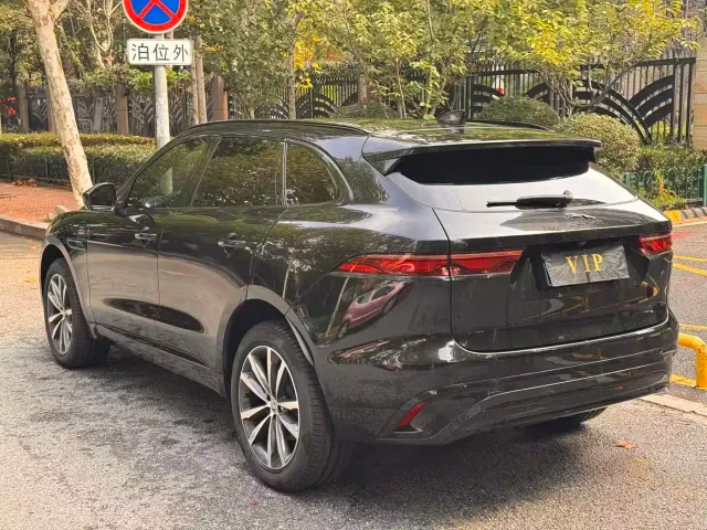 Jaguar F-Pace — Фото автомобиля 7