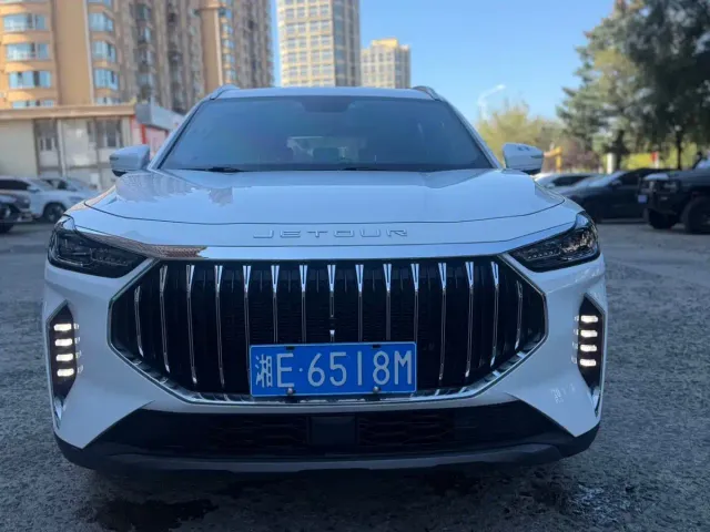 Jetour X70 Plus — Фото автомобиля 2