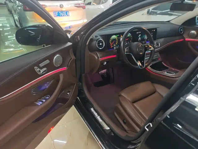 Mercedes-Benz E-Class — Фото автомобиля 15
