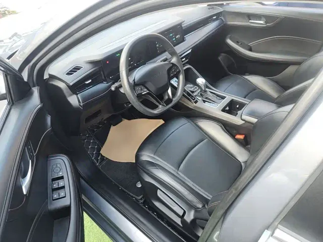 Roewe i5 — Фото автомобиля 15
