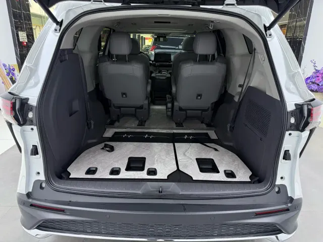 Toyota Granvia — Фото автомобиля 16