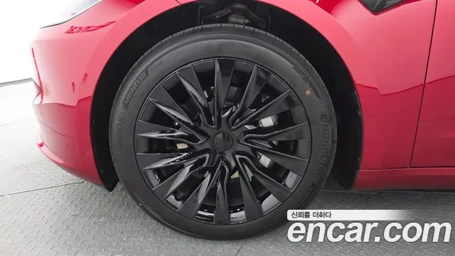 Фотография автомобиля — Tesla Model 3