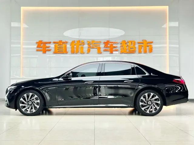 Mercedes-Benz E-Class — Фото автомобиля 4