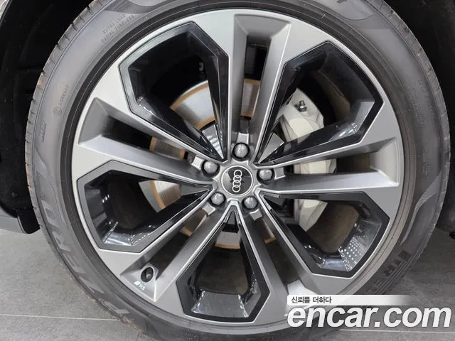 Audi Q7 55 TFSI quattro Premium — Фото автомобиля 5