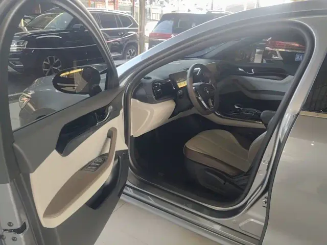 BYD Qin PLUS — Фото автомобиля 15