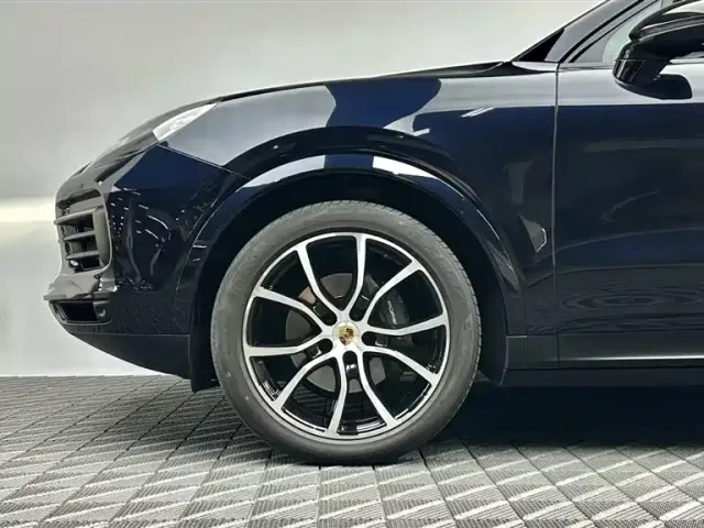 Porsche Cayenne — Фото автомобиля 7