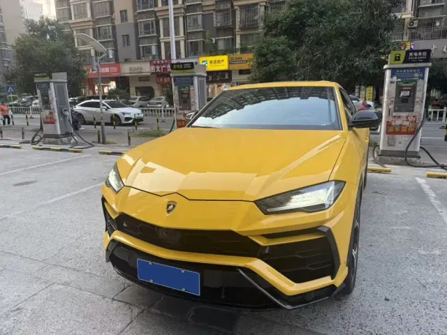 Lamborghini Urus — Фото автомобиля 7