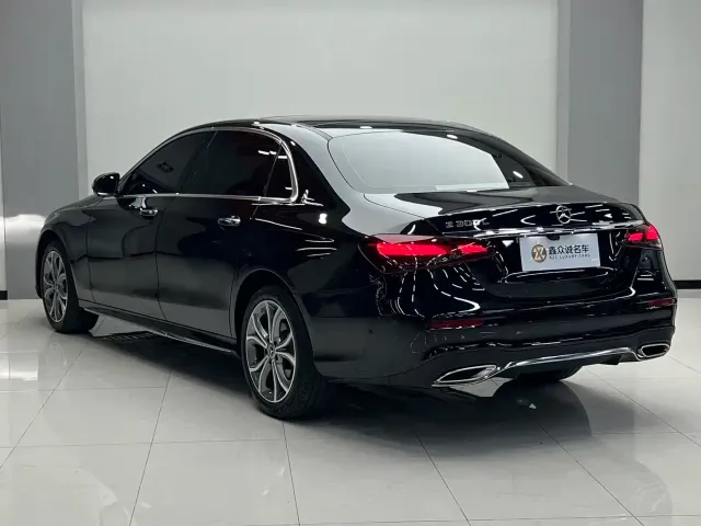 Mercedes-Benz E-Class — Фото автомобиля 6
