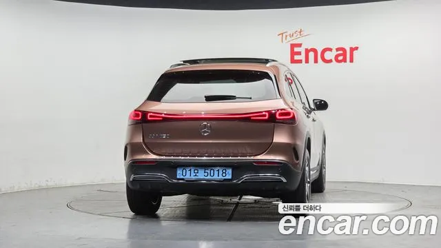 Mercedes-Benz EQA — Фото автомобиля 4