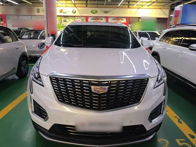 Cadillac XT5 — Фото автомобиля 2