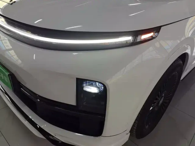 Li Auto L7 — Фото автомобиля 23