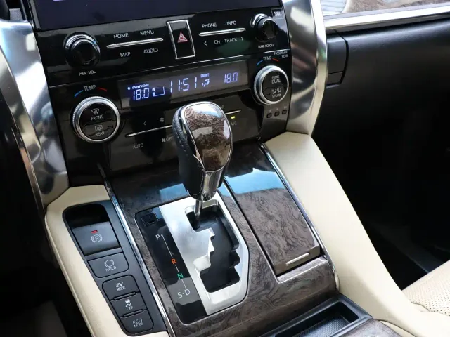 Toyota Vellfire — Фото автомобиля 19