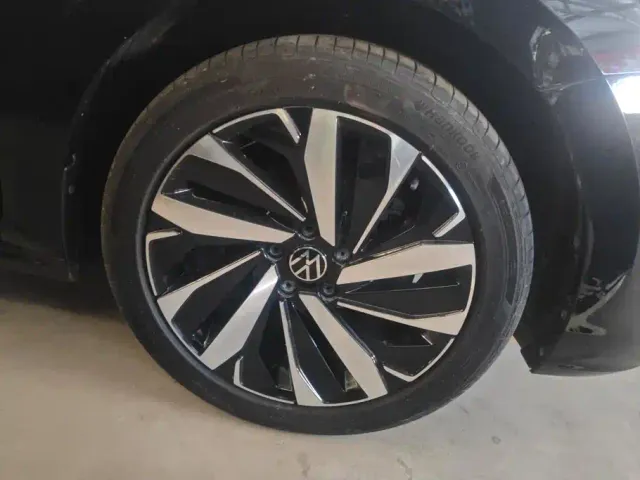 Volkswagen Passat — Фото автомобиля 6
