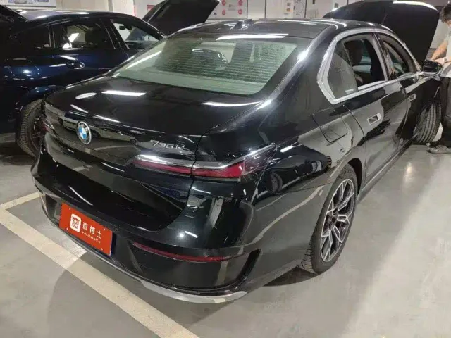 BMW 7 Series — Фото автомобиля 6