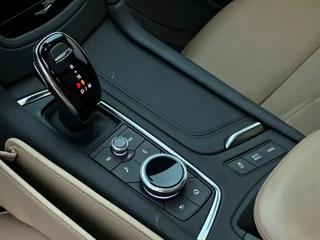 Cadillac XT5 — Фото автомобиля 14
