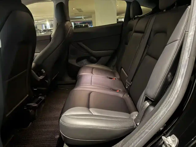 Tesla Model Y — Фото автомобиля 8