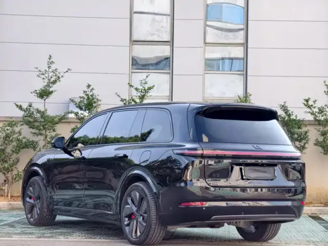 Li Auto L9 — Фото автомобиля 13