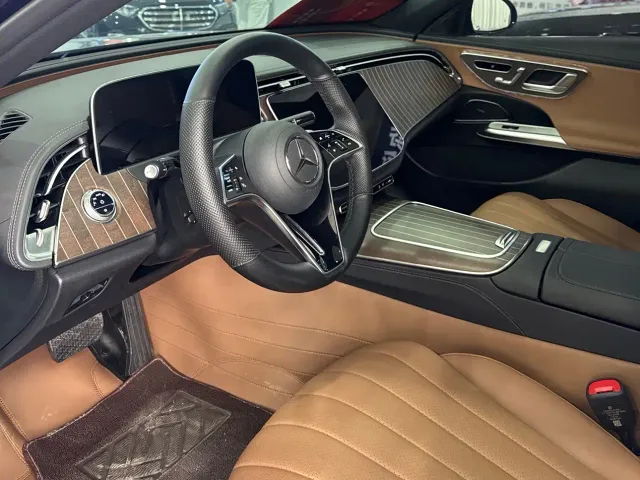 Mercedes-Benz E-Class — Фото автомобиля 5