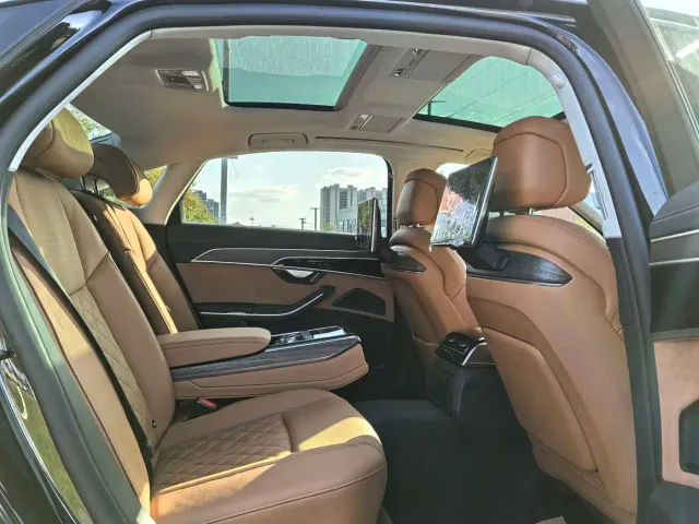 Audi A8 — Фото автомобиля 15