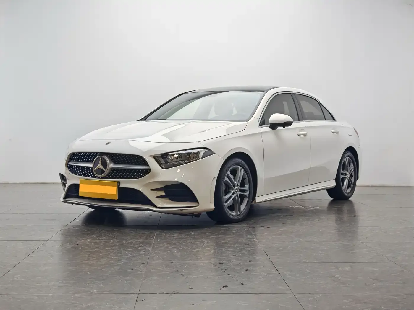 Фотография автомобиля — Mercedes-Benz A-Class