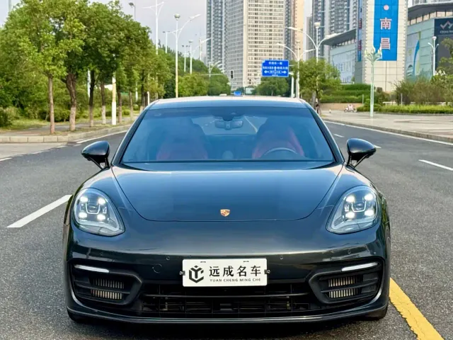 Porsche Panamera — Фото автомобиля 2