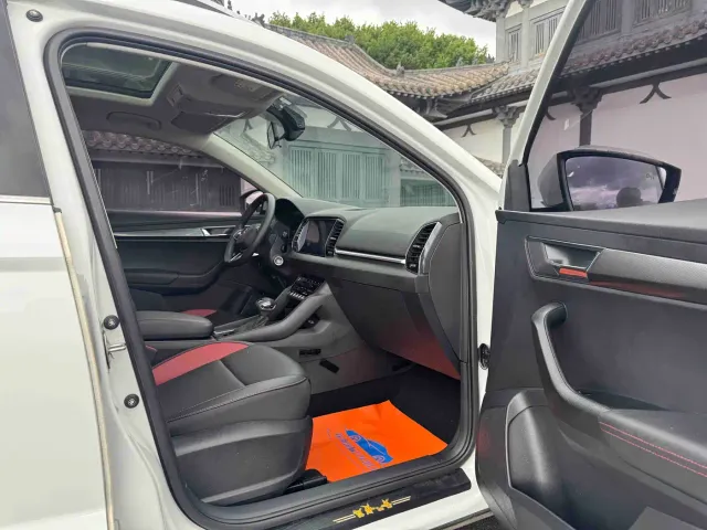 Skoda Karoq — Фото автомобиля 10