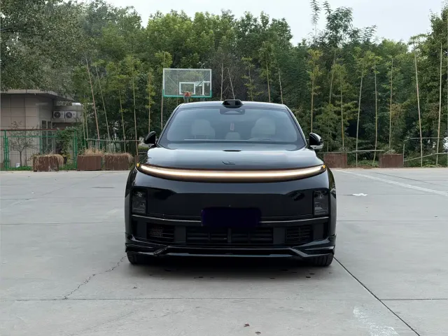 Li Auto L7 — Фото автомобиля 2