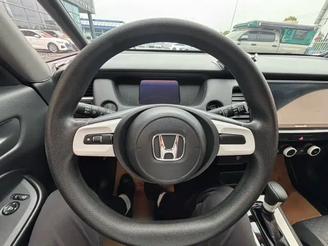 Honda Fit — Фото автомобиля 10