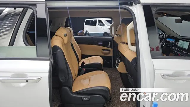 Kia Carnival Generation 4 — Фото автомобиля 21