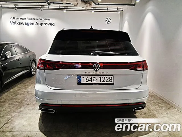 Volkswagen Touareg 3rd Gen — Фото автомобиля 4