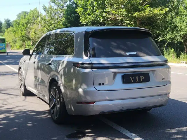 Li Auto L9 — Фото автомобиля 14