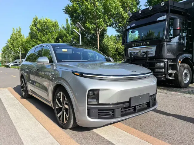 Li Auto L8 — Фото автомобиля 3