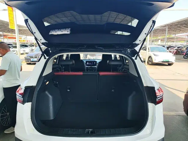Geely Binyue — Фото автомобиля 18