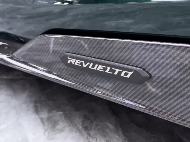 Lamborghini Revuelto — Фото автомобиля 15
