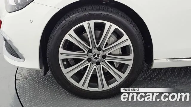Mercedes-Benz E-Class E-класс W213 E350 4MATIC Exclusive — Фото автомобиля 5