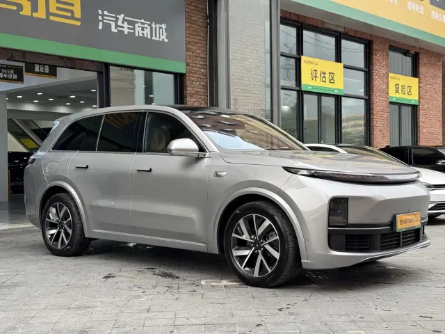 Li Auto L8 — Фото автомобиля 3