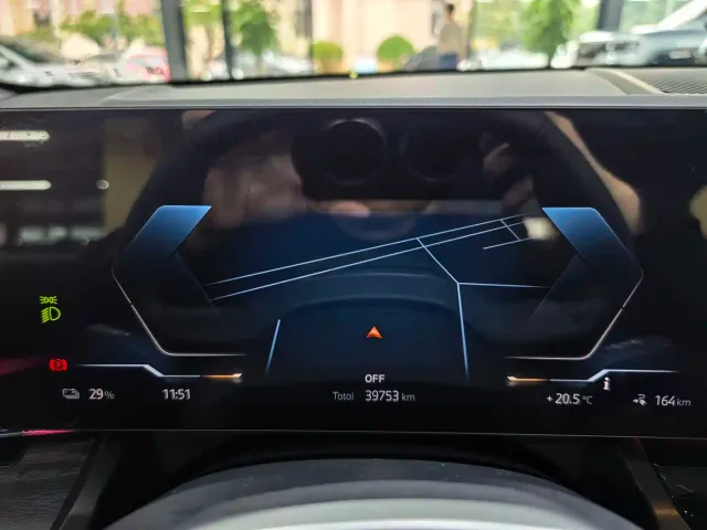 BMW i5 — Фото автомобиля 10