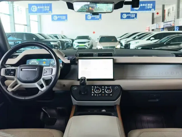 Land Rover Defender — Фото автомобиля 3