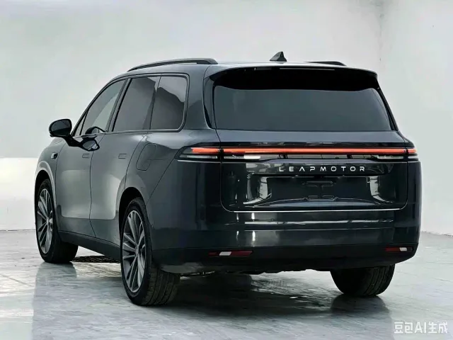 Leapmotor C16 — Фото автомобиля 9