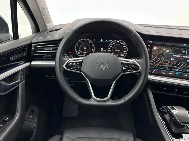 Volkswagen Touareg — Фото автомобиля 10