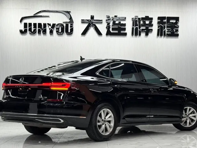 Volkswagen Passat — Фото автомобиля 4